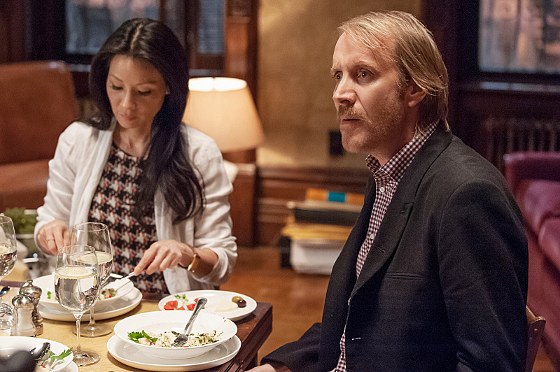 Still of Lucy Liu and Rhys Ifans in Elementaru (2012)