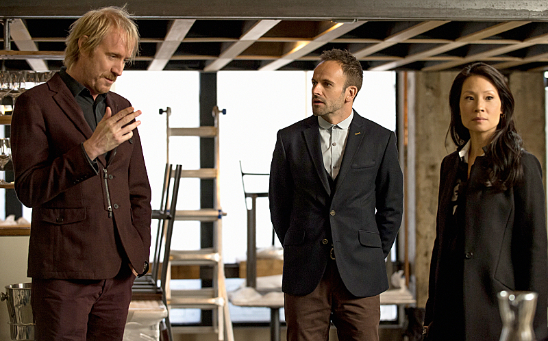 Still of Jonny Lee Miller, Lucy Liu and Rhys Ifans in Elementaru (2012)