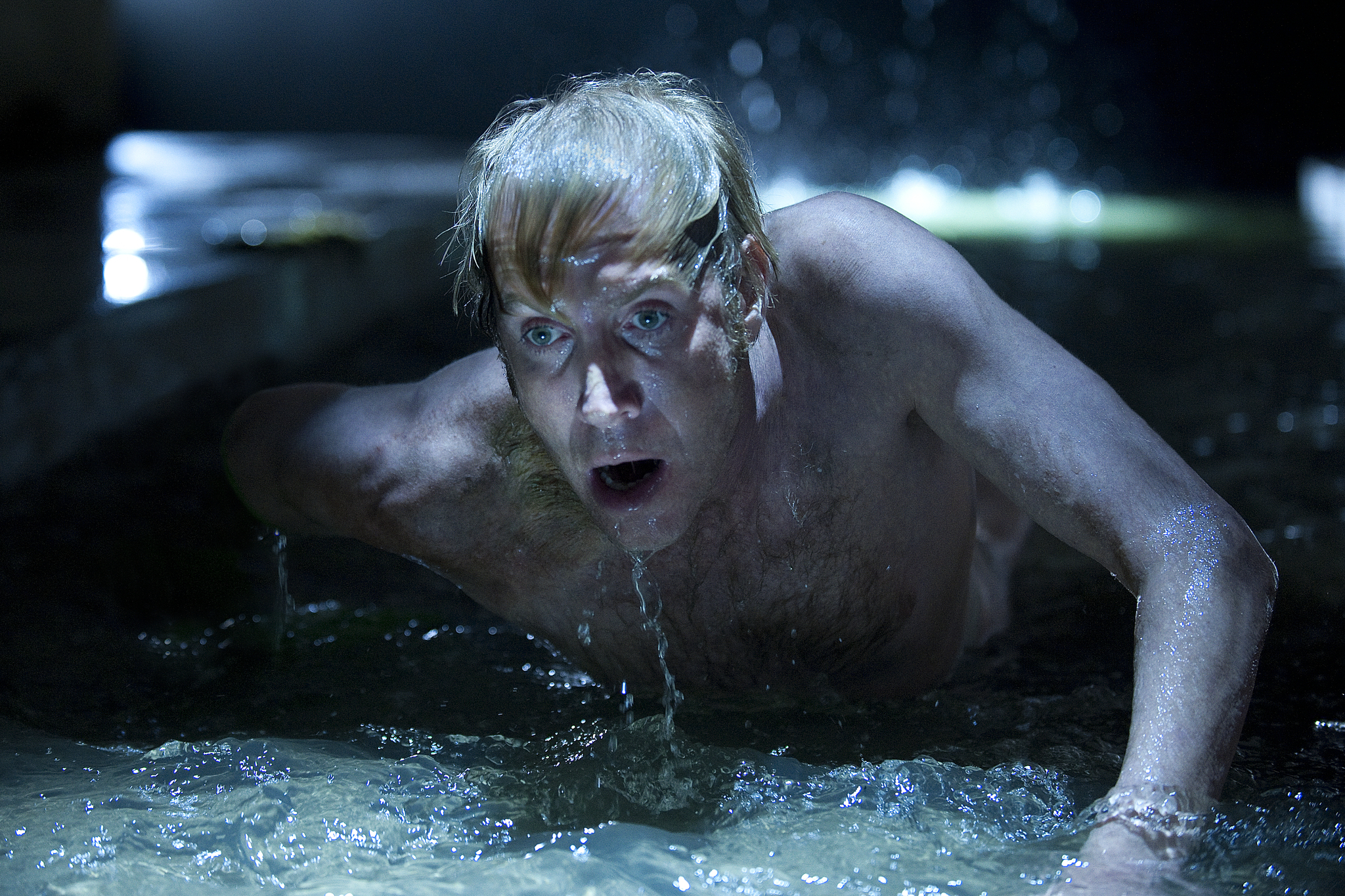 Still of Rhys Ifans in Nepaprastas Zmogus-Voras (2012)