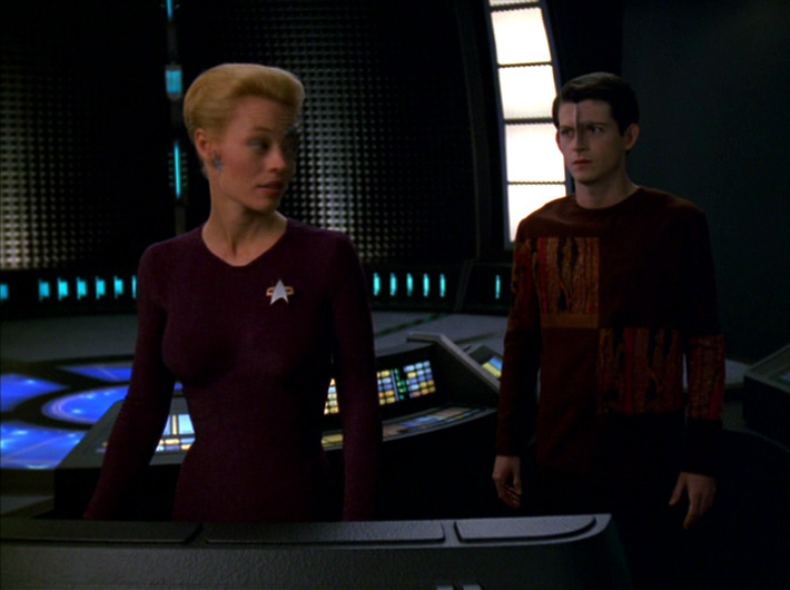 Star Trek Voyager - Lineage Manu Intiraymi and Jeri Ryan