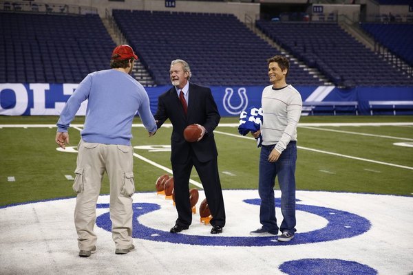 Still of Rob Lowe and Jim Irsay in Parks and Recreation (2009)