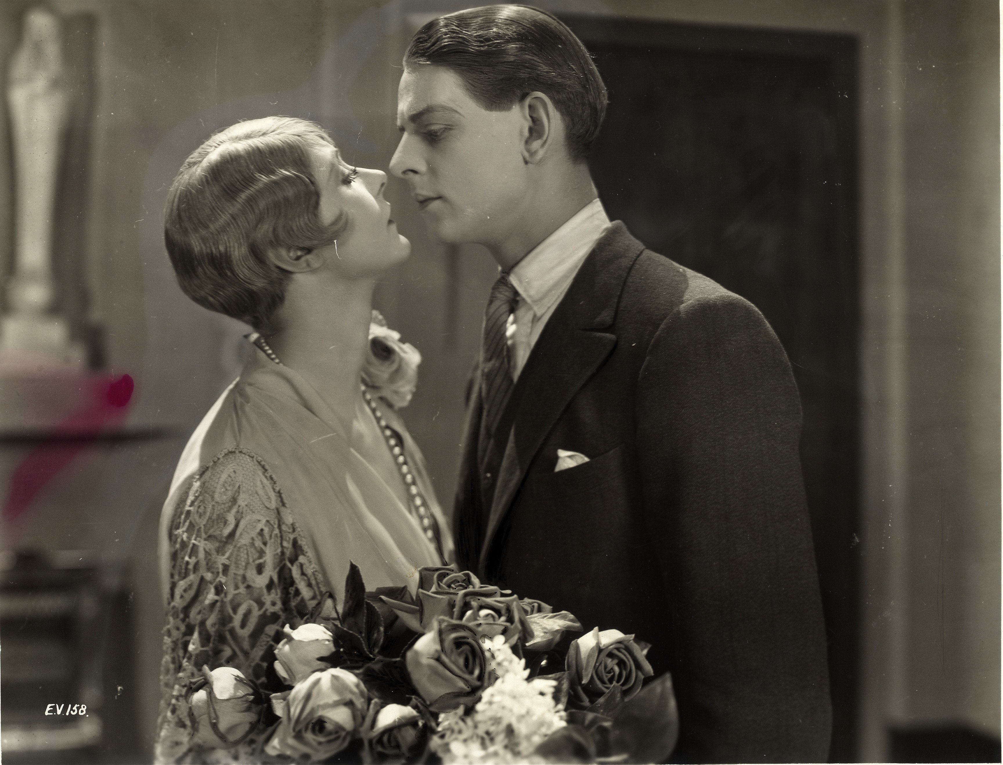 Still of Robin Irvine and Isabel Jeans in Easy Virtue (1928)