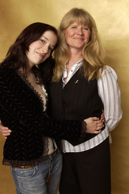 Judith Ivey and Emily Grace at event of What Alice Found (2003)