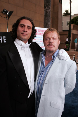 Eddie Izzard and Paul Provenza at event of The Aristocrats (2005)