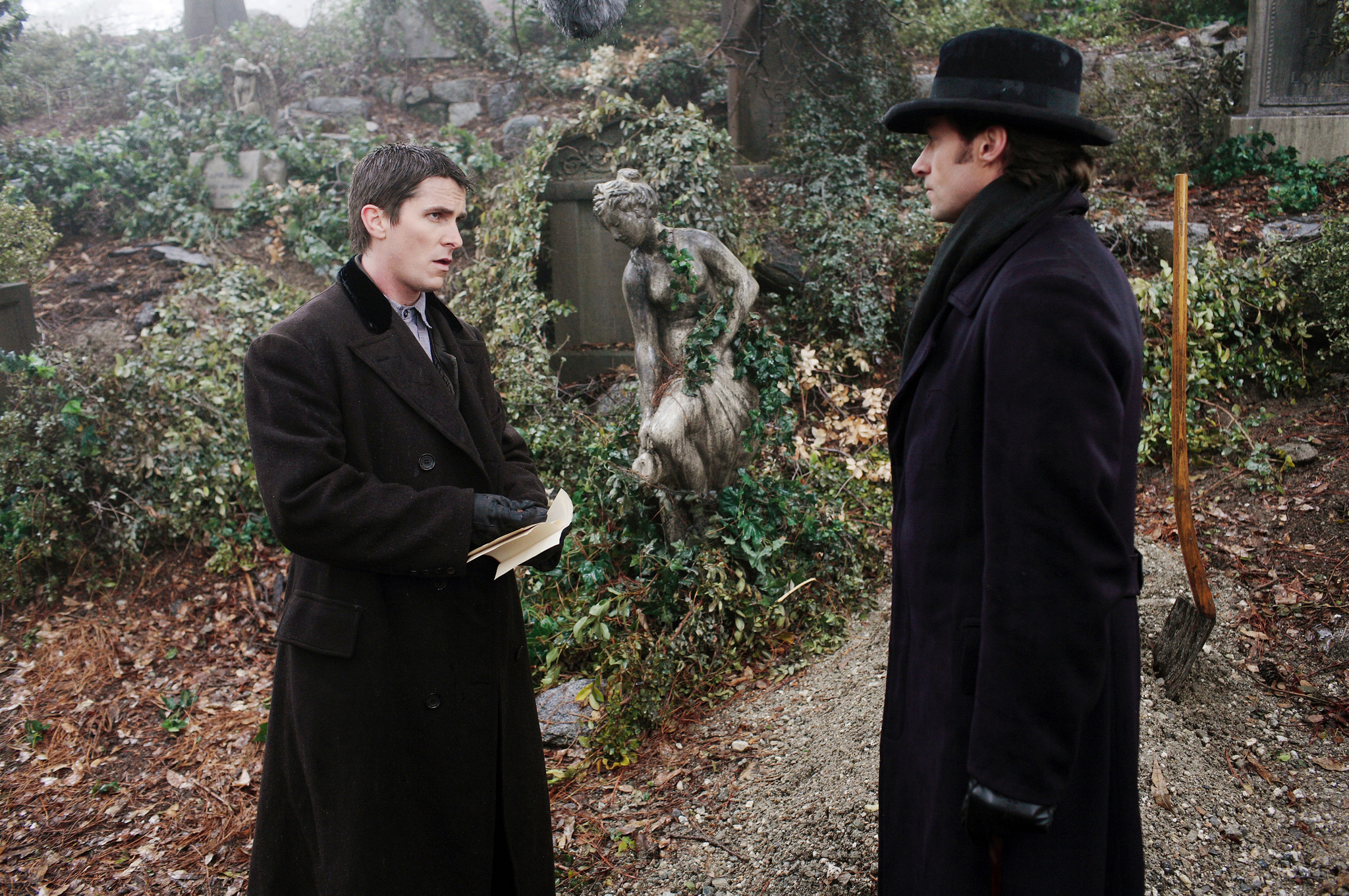 Still of Christian Bale and Hugh Jackman in Prestizas (2006)