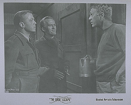 Still of Richard Attenborough, Steve McQueen and Gordon Jackson in The Great Escape (1963)