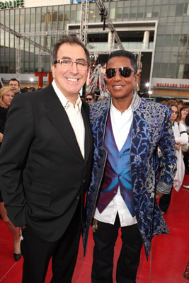 Jermaine Jackson and Kenny Ortega at event of This Is It (2009)