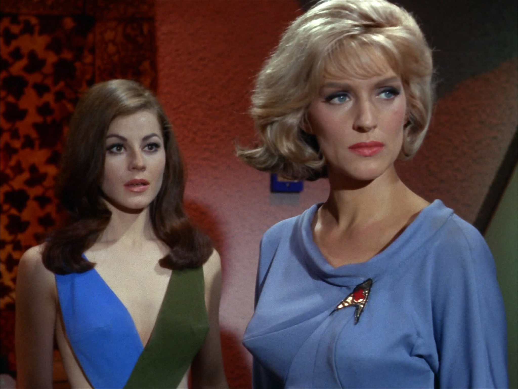 Still of Majel Barrett and Sherry Jackson in Star Trek (1966)