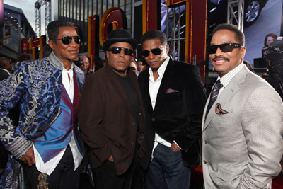 Jermaine Jackson, Marlon Jackson and Tito Jackson at event of This Is It (2009)
