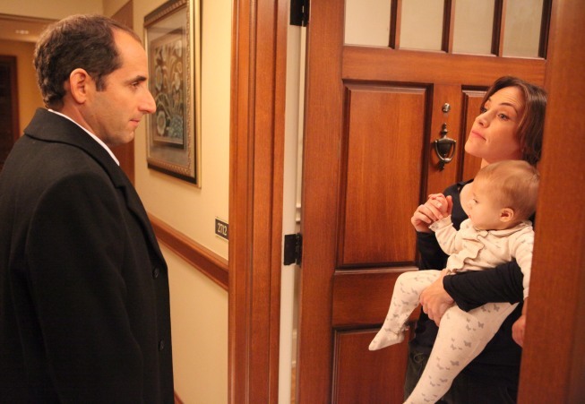 Still of Jennifer Crystal Foley and Peter Jacobson in Hausas (2004)