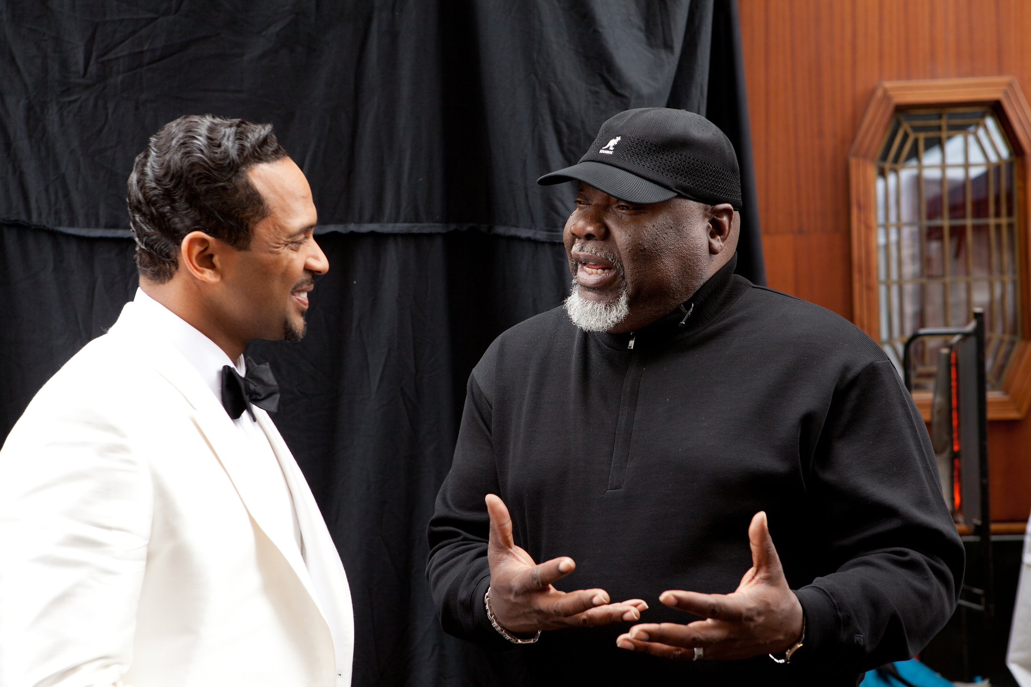 Still of Mike Epps and T.D. Jakes in Sparkle (2012)