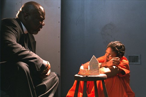 Still of Kimberly Elise and T.D. Jakes in Woman Thou Art Loosed (2004)