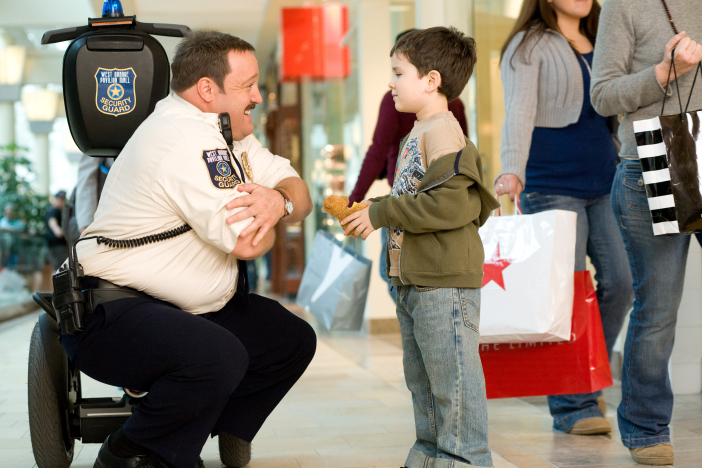 Still of Kevin James and Dylan Clark Marshall in Paul Blart: Mall Cop (2009)