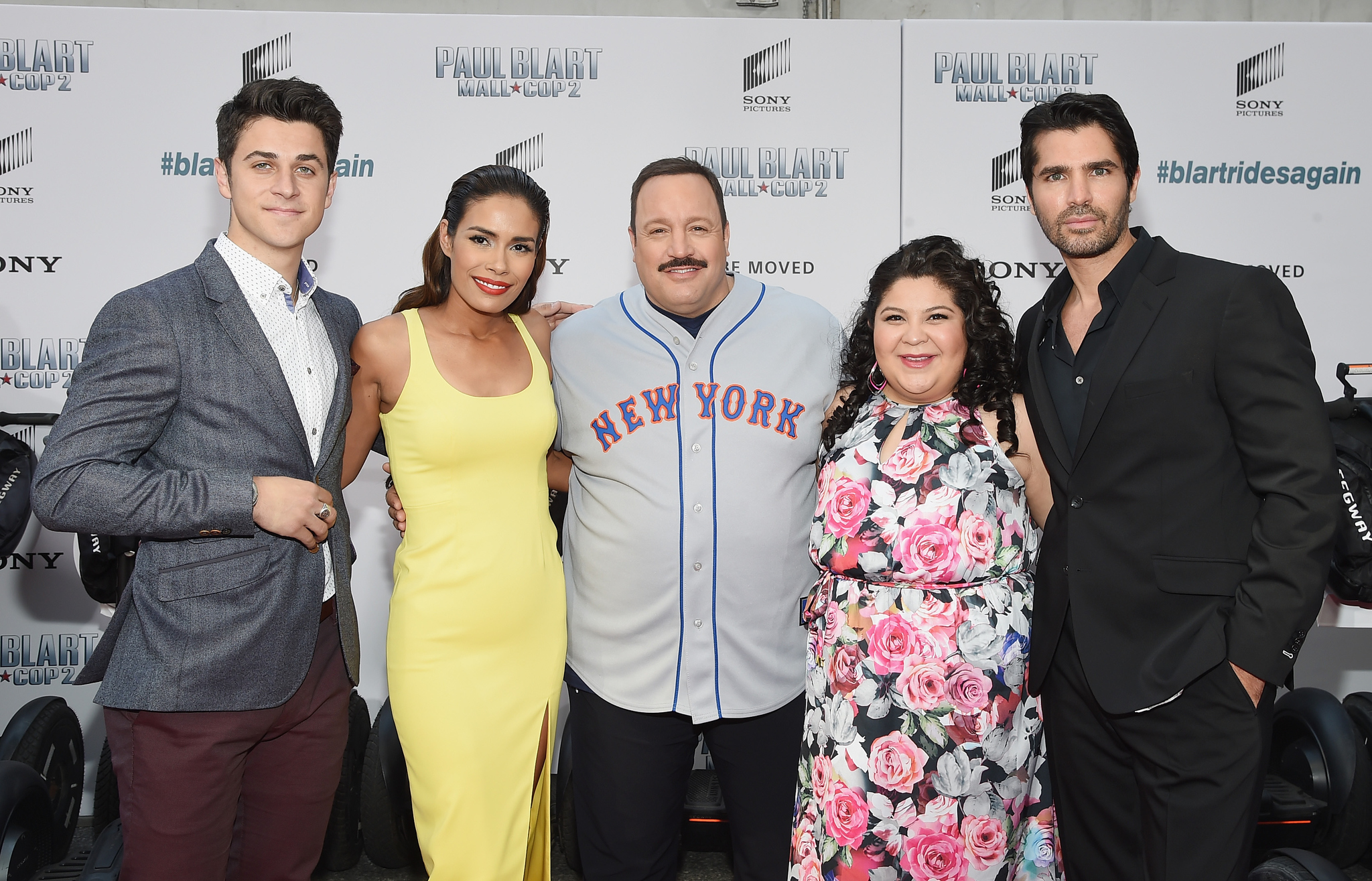Daniella Alonso, Kevin James, Eduardo Verástegui, David Henrie and Raini Rodriguez at event of Paul Blart: Mall Cop 2 (2015)