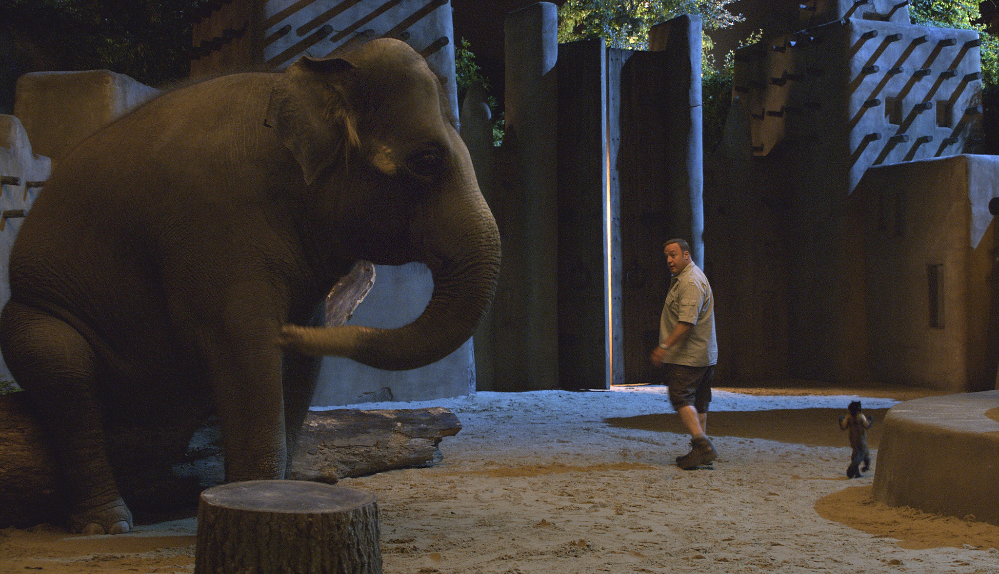 Still of Kevin James in Zoologijos sodo priziuretojas (2011)