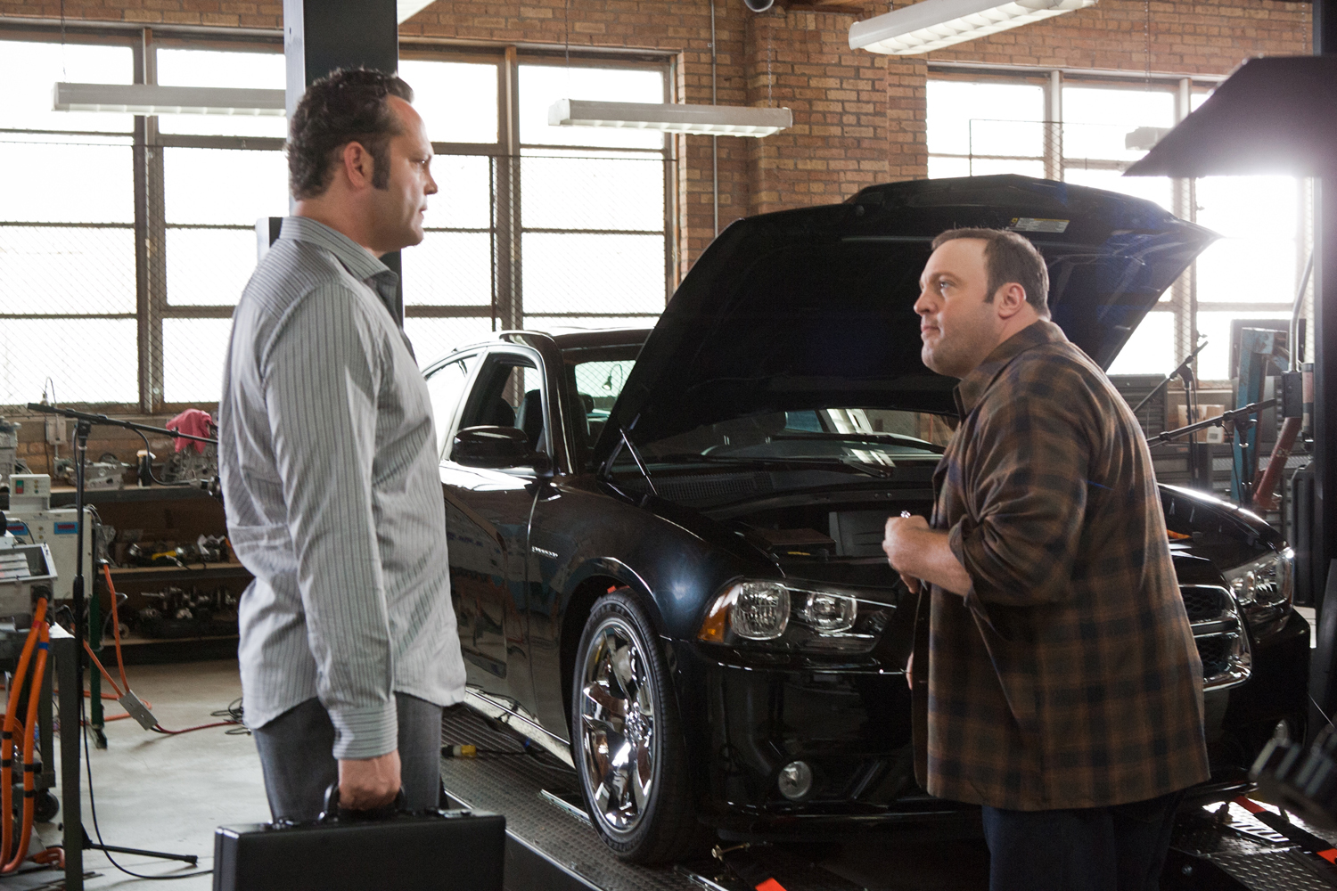 Still of Vince Vaughn and Kevin James in Dilema (2011)