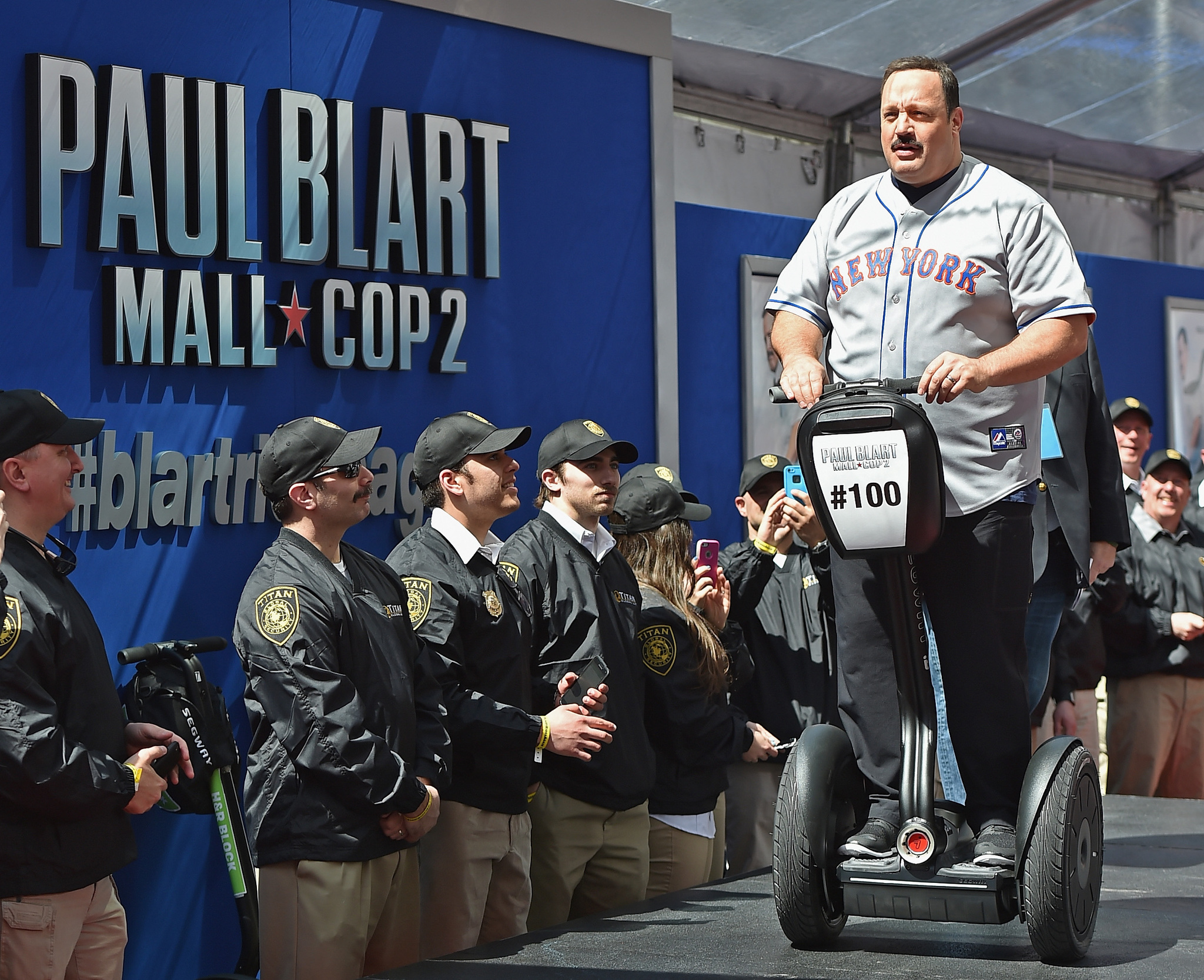Kevin James at event of Paul Blart: Mall Cop 2 (2015)