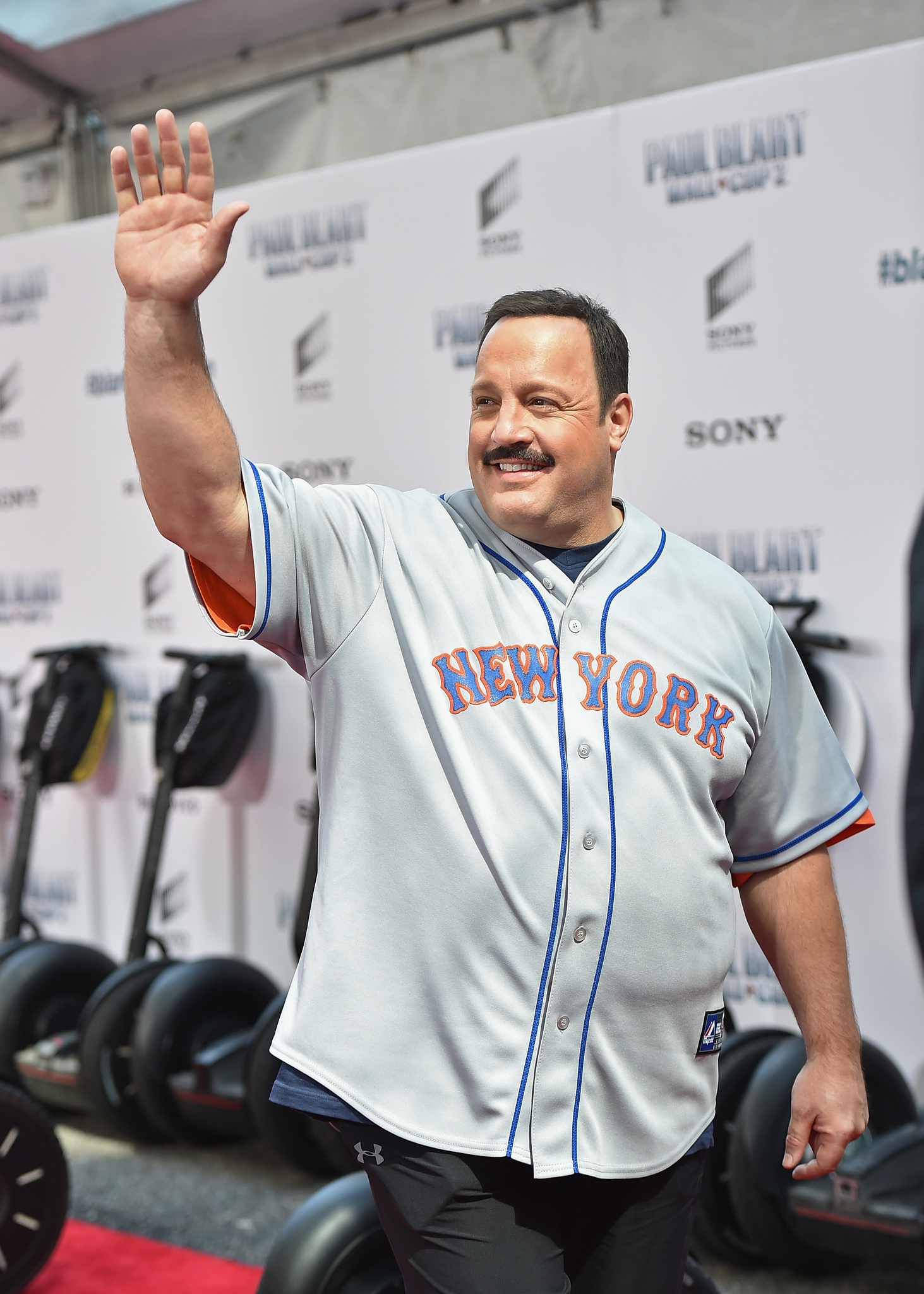 Kevin James at event of Paul Blart: Mall Cop 2 (2015)