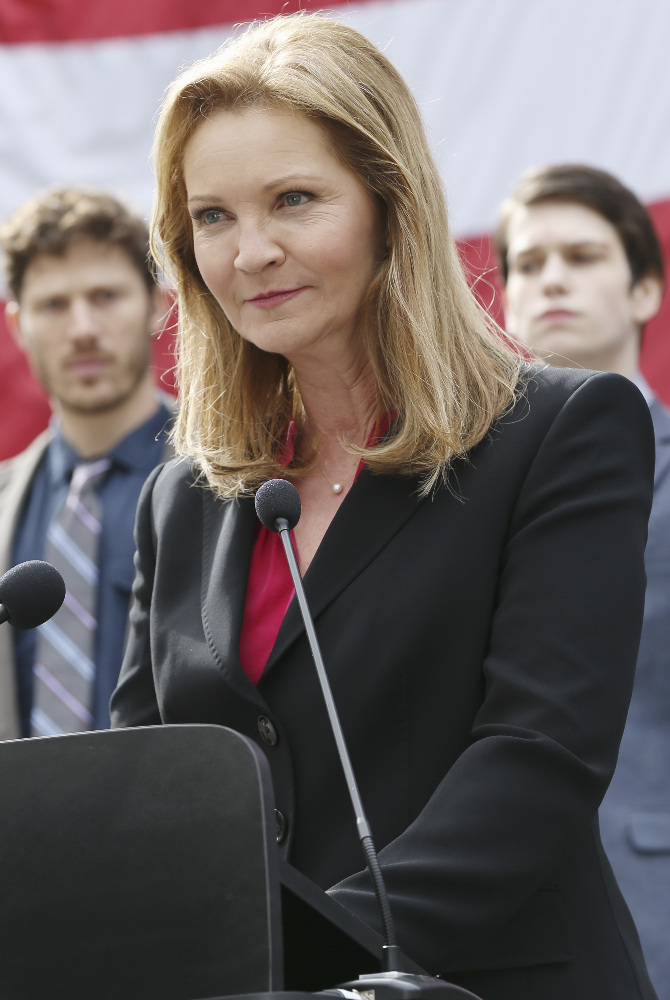 Still of Joan Allen, Liam James and Zach Gilford in The Family (2015)
