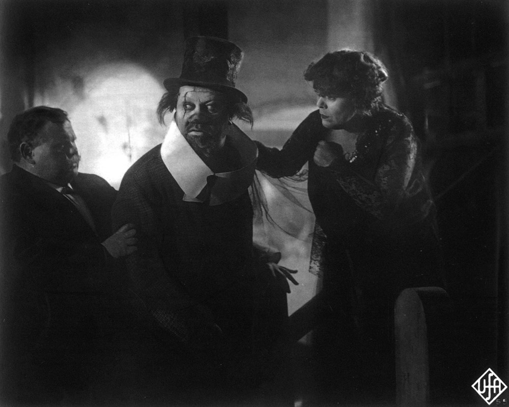 Still of Emil Jannings and Rosa Valetti in Der blaue Engel (1930)