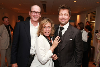 Brad Pitt, Frances McDormand and Richard Jenkins at event of Perskaityk ir sudegink (2008)