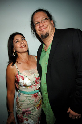 Penn Jillette and Caroline Hirsh at event of The Aristocrats (2005)