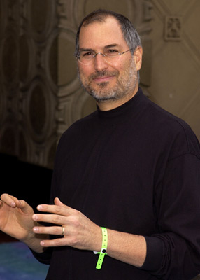Steve Jobs at event of Monstru biuras (2001)