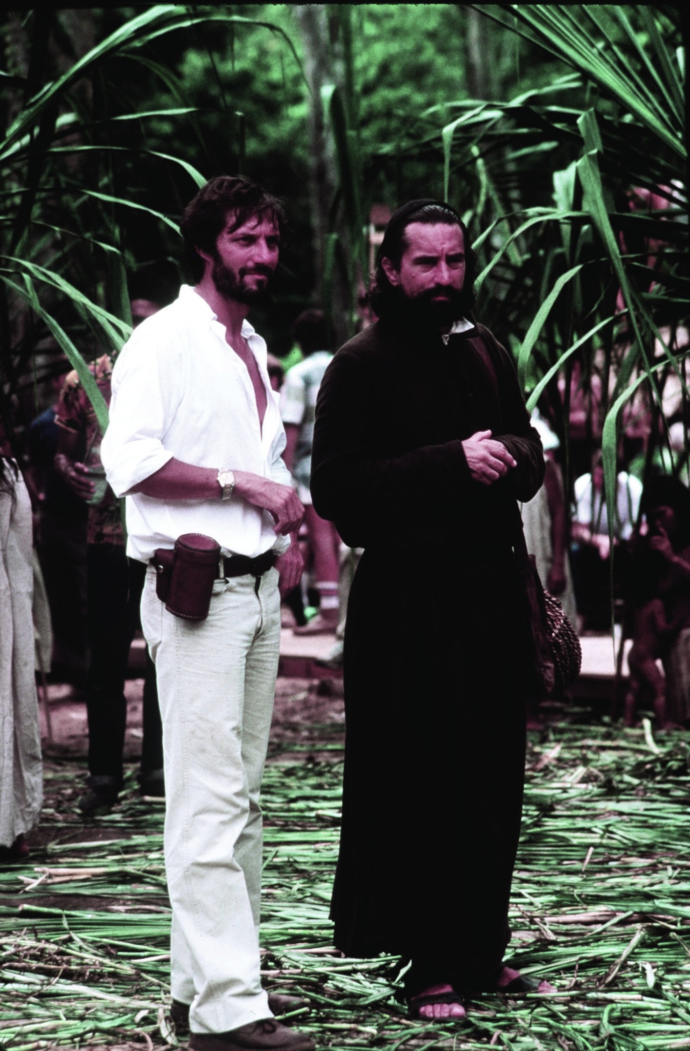 Still of Robert De Niro and Roland Joffé in The Mission (1986)