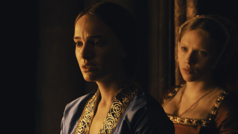 Still of Natalie Portman and Scarlett Johansson in The Other Boleyn Girl (2008)