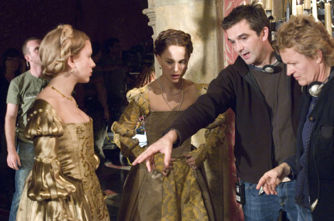 Still of Natalie Portman, Justin Chadwick, Scarlett Johansson and Deborah Saban in The Other Boleyn Girl (2008)