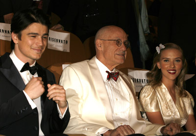 Josh Hartnett, James Ellroy and Scarlett Johansson at event of The Black Dahlia (2006)