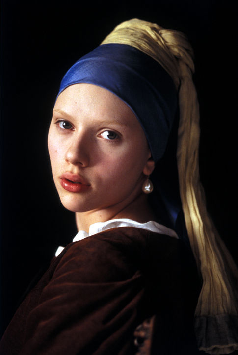 Scarlett Johansson in Mergina su perlo auskaru (2003)