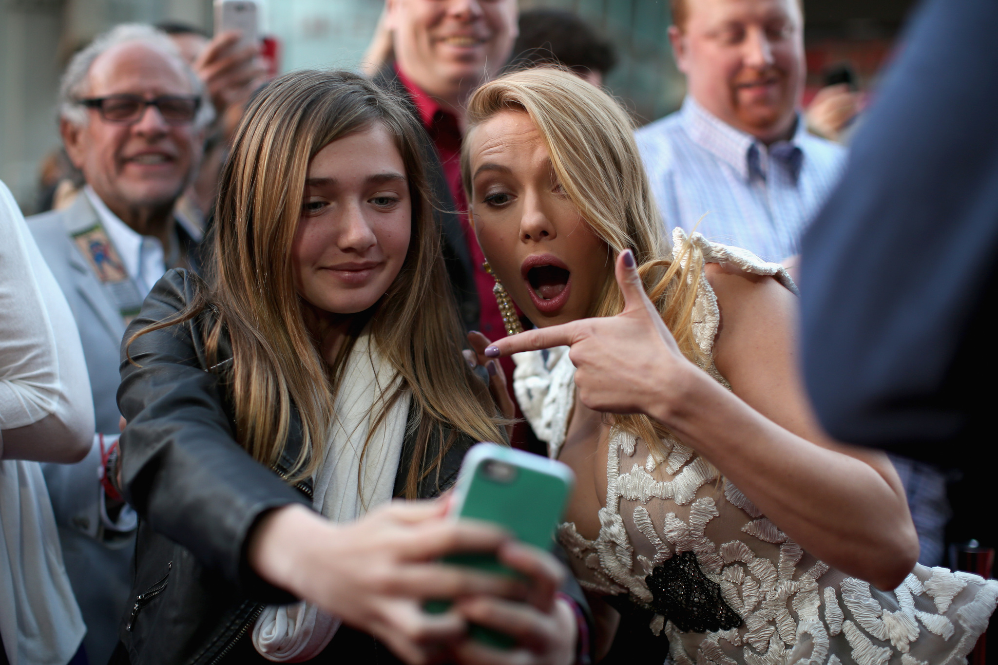 Scarlett Johansson at event of Kapitonas Amerika: ziemos karys (2014)