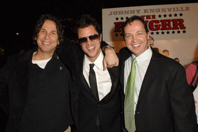 Bobby Farrelly, Peter Farrelly and Johnny Knoxville at event of The Ringer (2005)