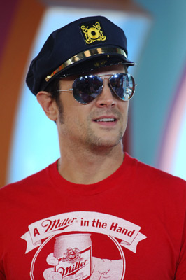 Johnny Knoxville at event of Total Request Live (1999)