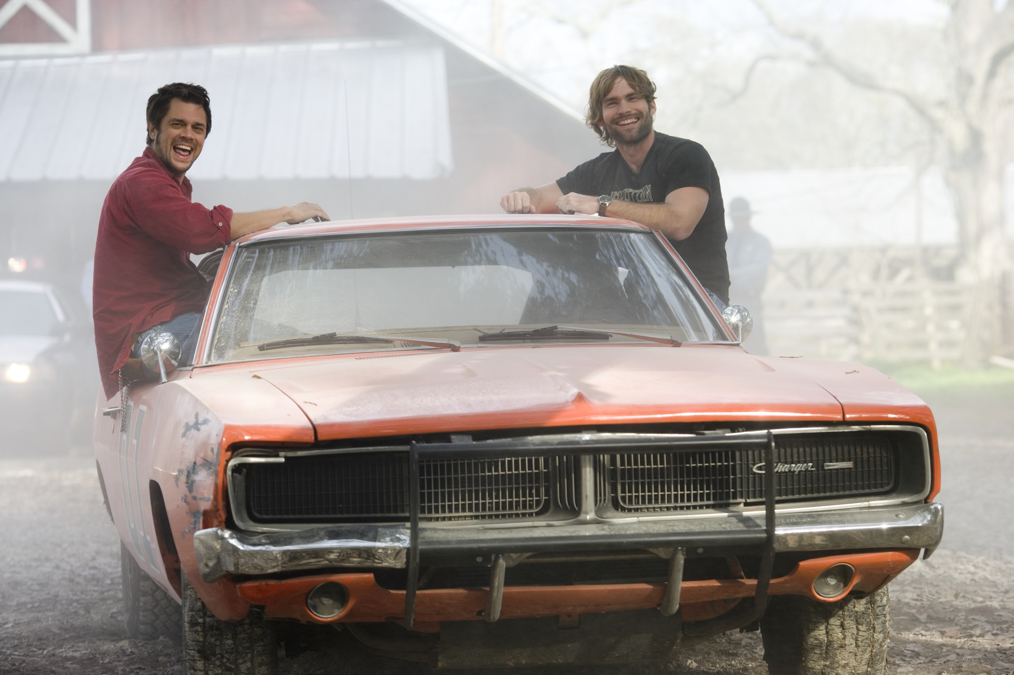 Still of Seann William Scott and Johnny Knoxville in The Dukes of Hazzard (2005)