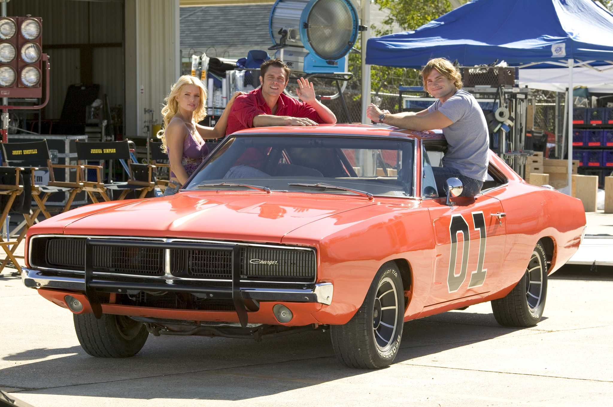 Still of Seann William Scott, Jessica Simpson and Johnny Knoxville in The Dukes of Hazzard (2005)