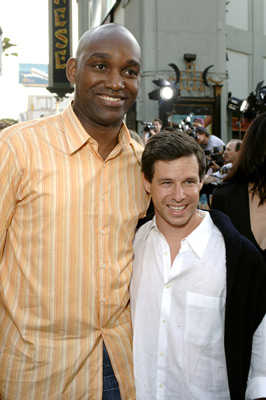 Broderick Johnson and Andrew A. Kosove at event of The Sisterhood of the Traveling Pants (2005)
