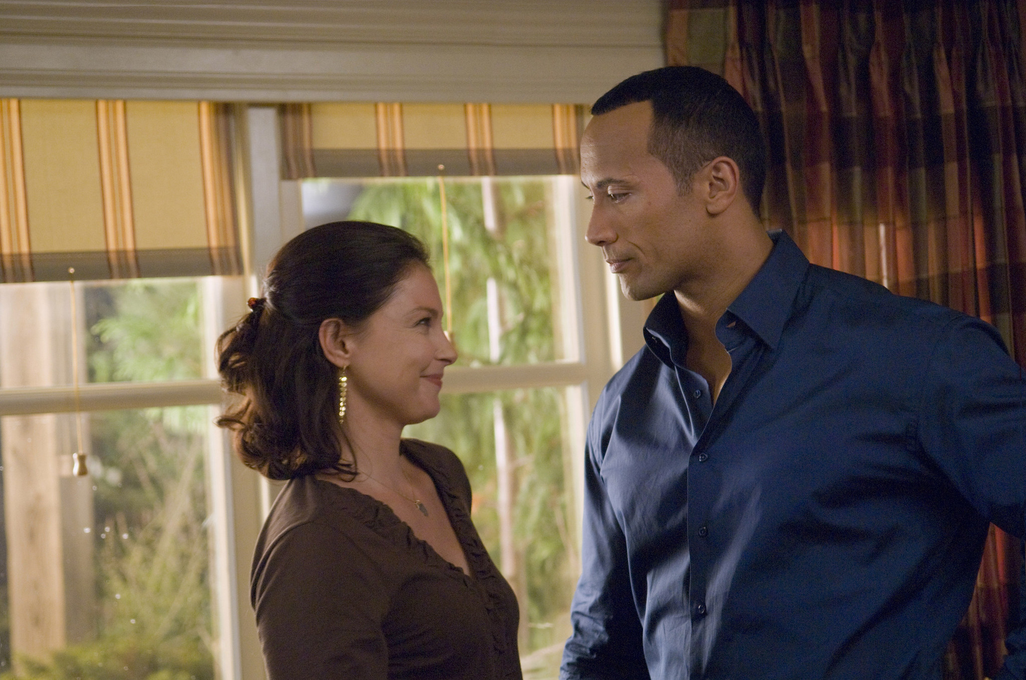 Still of Ashley Judd and Dwayne Johnson in Tooth Fairy (2010)