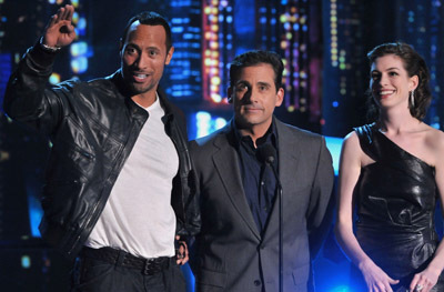 Anne Hathaway, Steve Carell and Dwayne Johnson at event of 2008 MTV Movie Awards (2008)