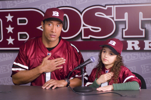 Still of Dwayne Johnson and Madison Pettis in The Game Plan (2007)