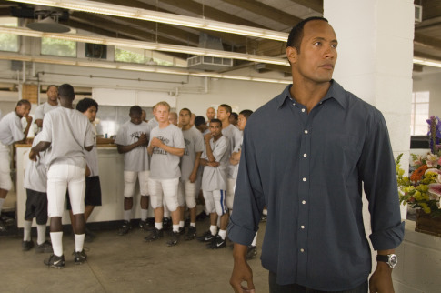 Still of Dwayne Johnson in Gridiron Gang (2006)