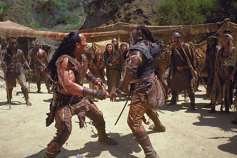 Still of Michael Clarke Duncan and Dwayne Johnson in The Scorpion King (2002)