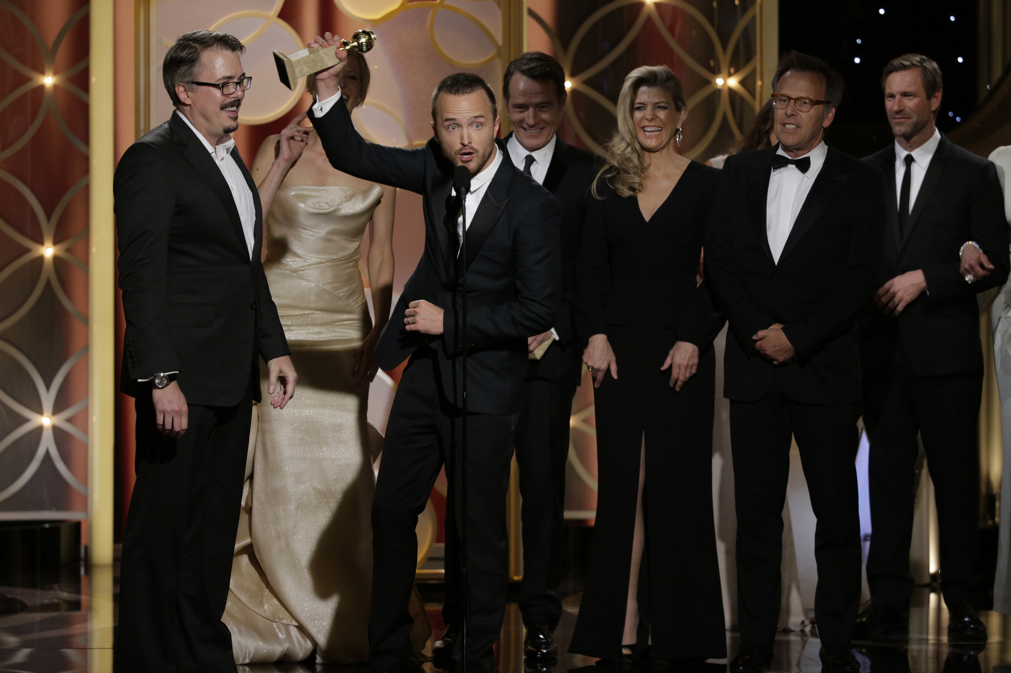 Vince Gilligan, Anna Gunn, Mark Johnson, Michelle MacLaren and Aaron Paul at event of 71st Golden Globe Awards (2014)