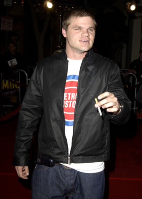 Evan Jones at event of 8 mylia (2002)