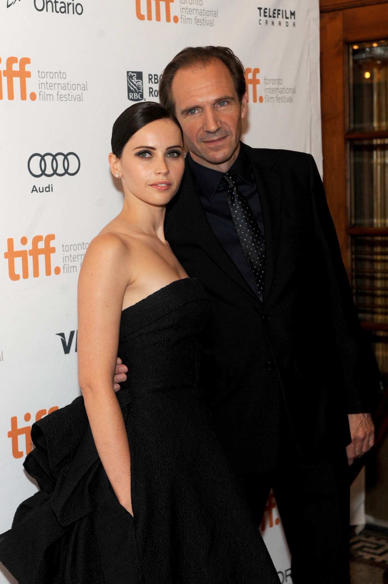 Ralph Fiennes and Felicity Jones at event of The Invisible Woman (2013)