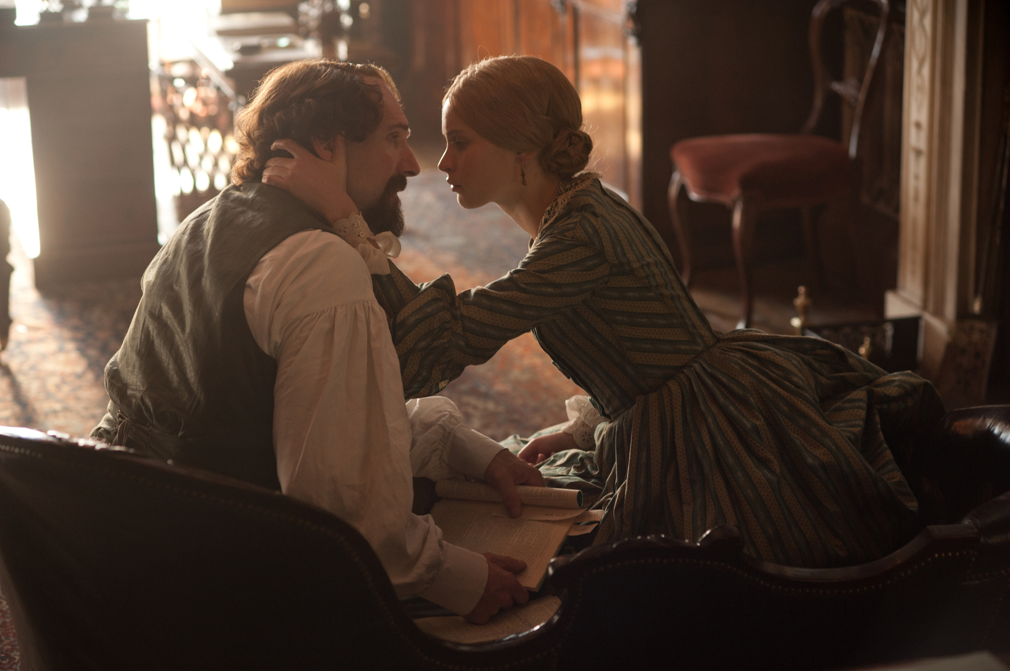 Still of Ralph Fiennes and Felicity Jones in The Invisible Woman (2013)