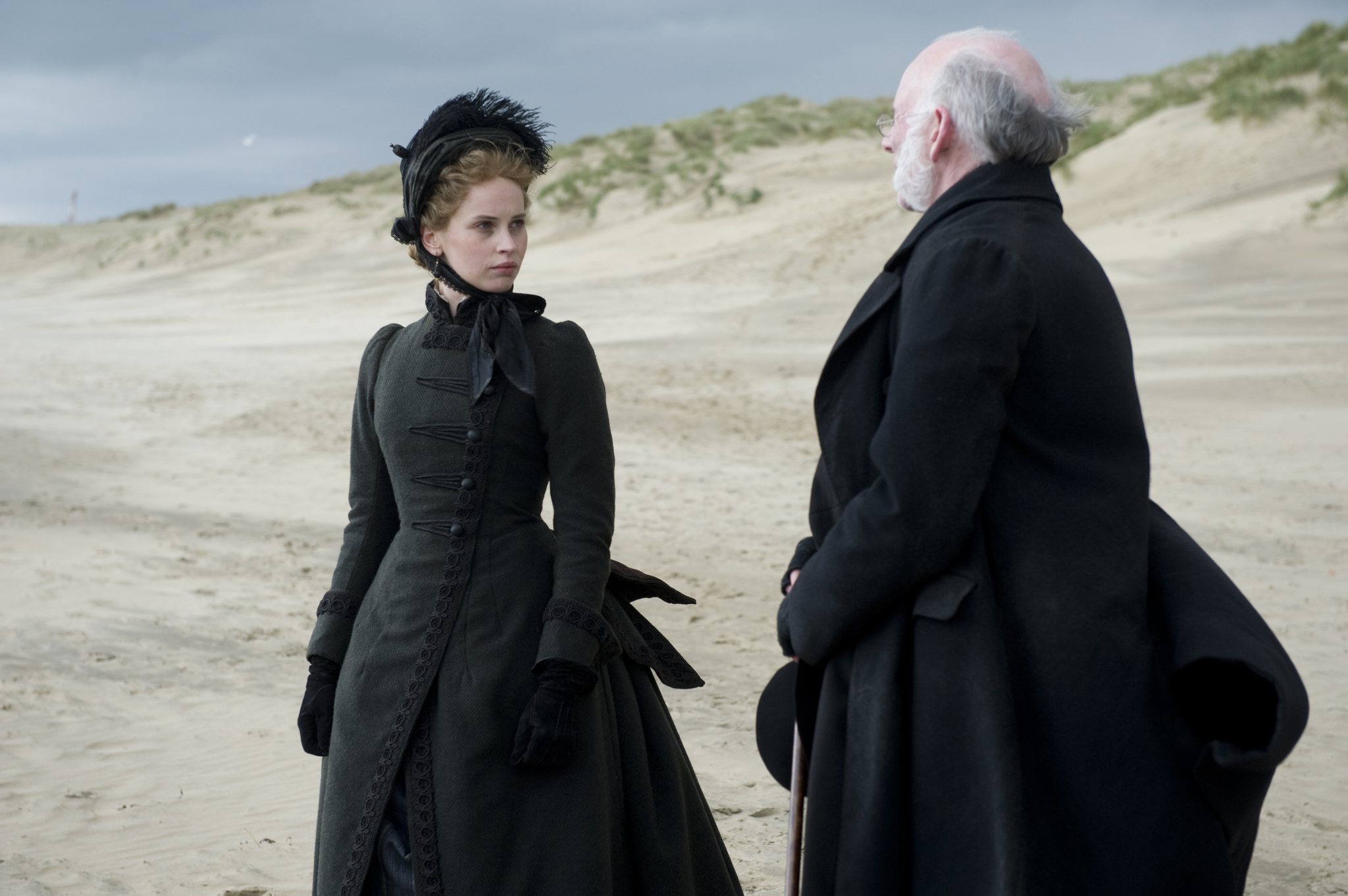 Still of Felicity Jones and John Kavanagh in The Invisible Woman (2013)