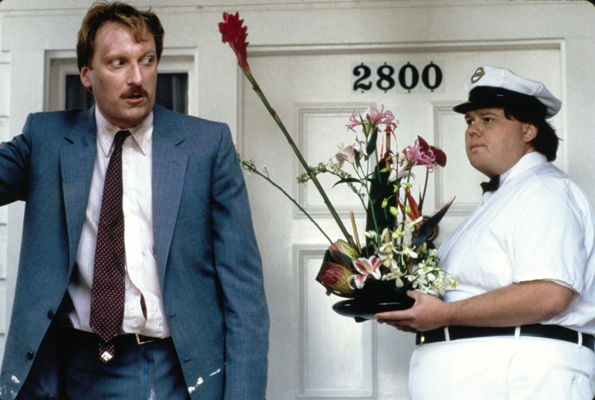 Still of Jeffrey Jones and Louie Anderson in Ferris Bueller's Day Off (1986)