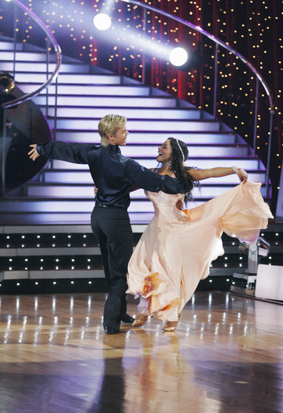 Still of Lil' Kim and Derek Hough in Dancing with the Stars (2005)